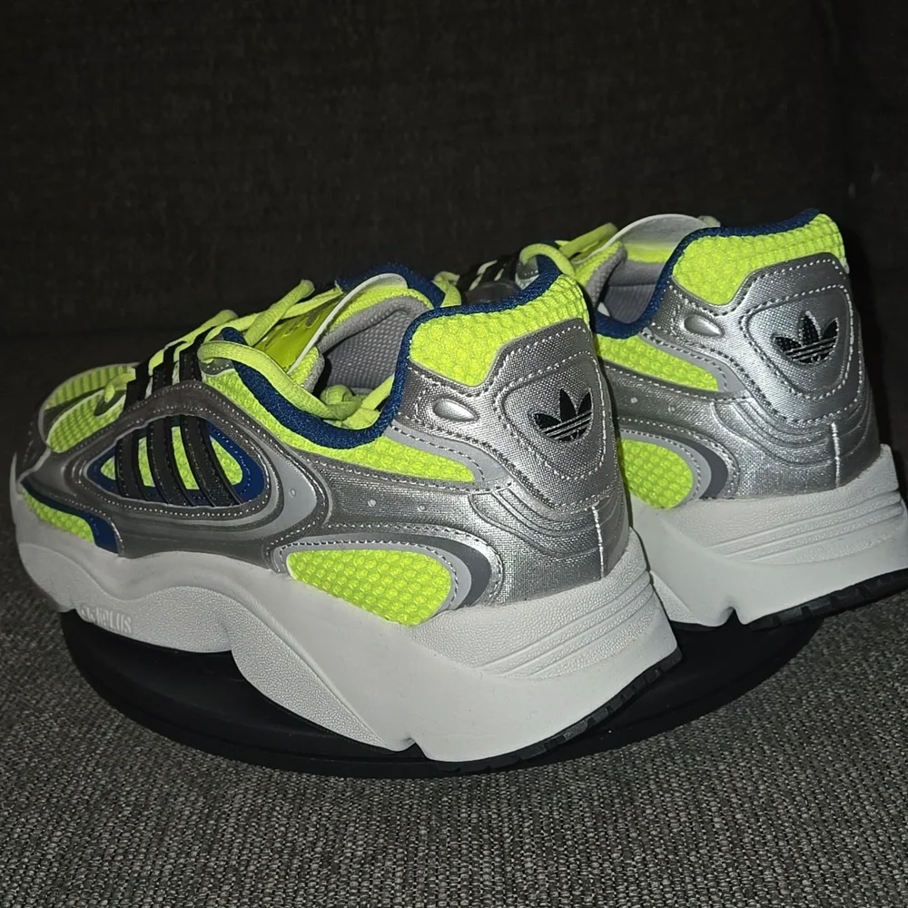 Adidas Ozmillen - Picture 3 of 7